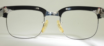 COMBO VINTAGE EYEGLASSES SIDE photo, under 350 kb