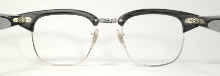COMBO VINTAGE EYEGLASSES SIDE photo, under 350 kb