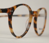 PLASTIC VINTAGE EYEGLASSES ANGLE photo, under 350 kb