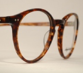 PLASTIC VINTAGE EYEGLASSES ANGLE photo, under 350 kb
