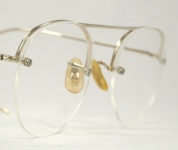 WIRE VINTAGE EYEGLASSES ANGLE photo, under 350 kb