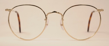 WIRE VINTAGE EYEGLASSES FRONT photo, under 350 kb