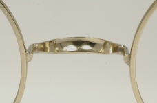 WIRE VINTAGE EYEGLASSES BRIDGE photo, under 350 kb