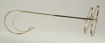 WIRE VINTAGE EYEGLASSES SIDE photo, under 350 kb