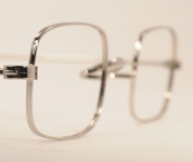 WIRE VINTAGE EYEGLASSES ANGLE photo, under 350 kb