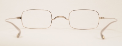 WIRE VINTAGE EYEGLASSES BACK photo, under 350 kb
