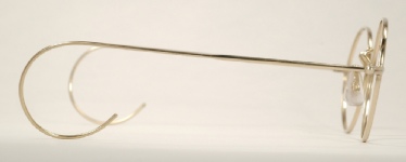 WIRE VINTAGE EYEGLASSES SIDE photo, under 350 kb