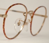 WIRE VINTAGE EYEGLASSES ANGLE photo, under 350 kb