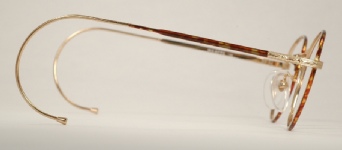 WIRE VINTAGE EYEGLASSES SIDE photo, under 350 kb
