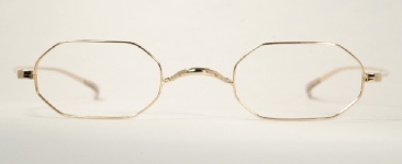 WIRE VINTAGE EYEGLASSES FRONT photo, under 350 kb