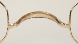 WIRE VINTAGE EYEGLASSES BRIDGE BACK photo, under 350 kb