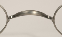 WIRE VINTAGE EYEGLASSES BRIDGE photo, under 350 kb