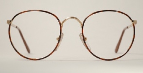 WIRE VINTAGE EYEGLASSES TIPS photo, under 350 kb
