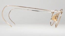 WIRE VINTAGE EYEGLASSES SIDE photo, under 350 kb