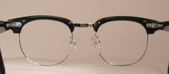 COMBO VINTAGE EYEGLASSES SIDE photo, under 350 kb