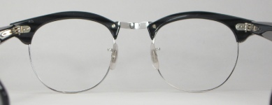 COMBO VINTAGE EYEGLASSES SIDE photo, under 350 kb