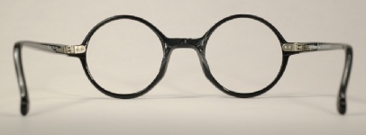 PLASTIC VINTAGE EYEGLASSES BACK photo, under 350 kb
