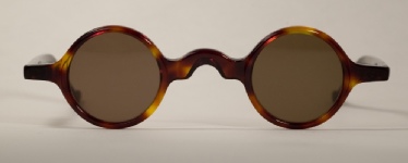 PLASTIC VINTAGE EYEGLASSES FRONT photo, under 350 kb