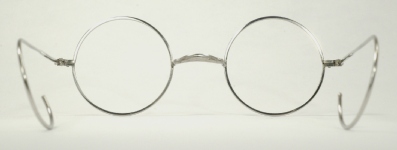 WIRE VINTAGE EYEGLASSES BACK photo, under 350 kb