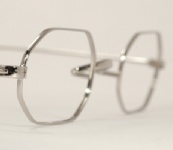 WIRE VINTAGE EYEGLASSES ANGLE photo, under 350 kb