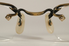 WIRE VINTAGE EYEGLASSES BRIDGE photo, under 350 kb