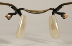 WIRE VINTAGE EYEGLASSES BRIDGE BACK photo, under 350 kb