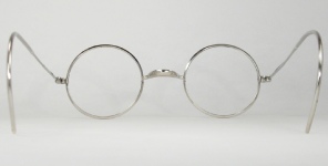 WIRE VINTAGE EYEGLASSES BACK photo, under 350 kb